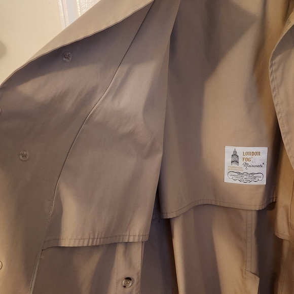 London Fog Classic Tan Water-Resistant Trench Coat-Vintage - Picture 3 of 11